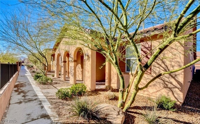 Building Photo - 2365 Florindo Walk