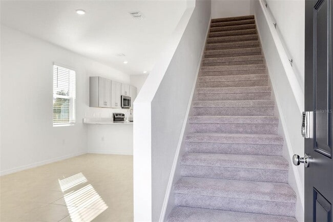 Photo - 2987 Skyline Lp