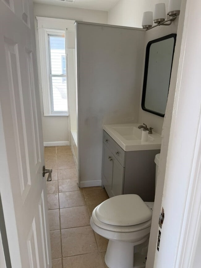 53 Ellsworth St Unit 3