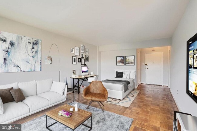 Building Photo - 4201 Cathedral Ave NW Unit 1218E