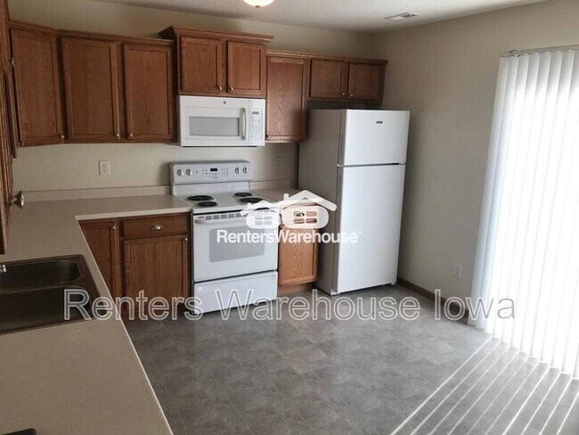 Photo - 600`3rd Street SE