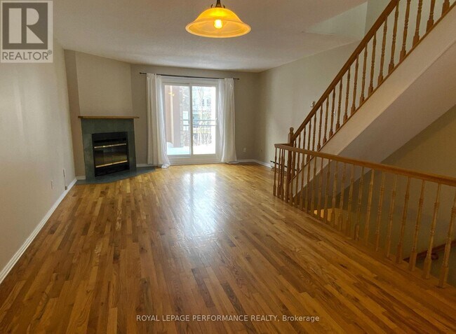 Photo - 185 Cumberland St Unité B