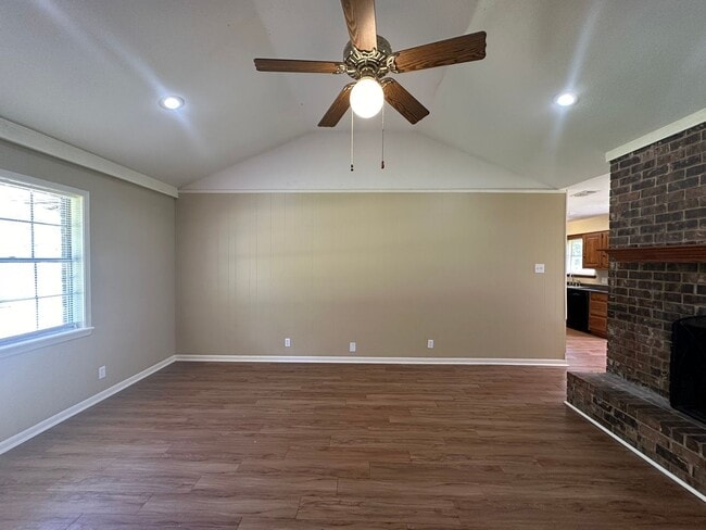 Photo - Charming 3 Bedroom in Flint!