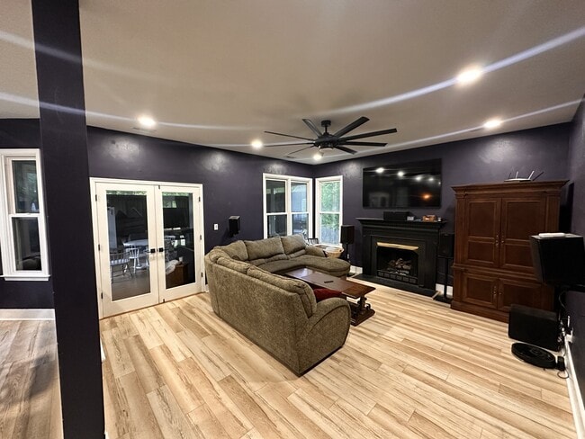 Photo - 912 New Mill Dr