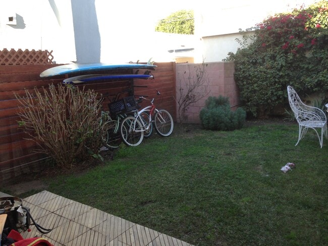 Building Photo - 33 Paloma Ave Unit #1