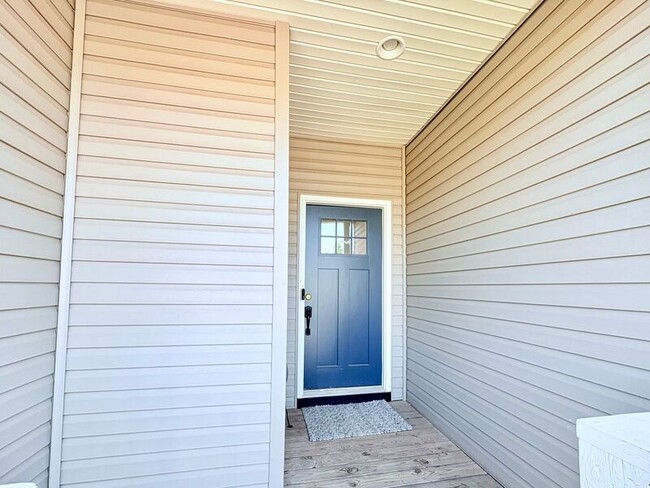 Photo - 211 Crooked Cedar Way