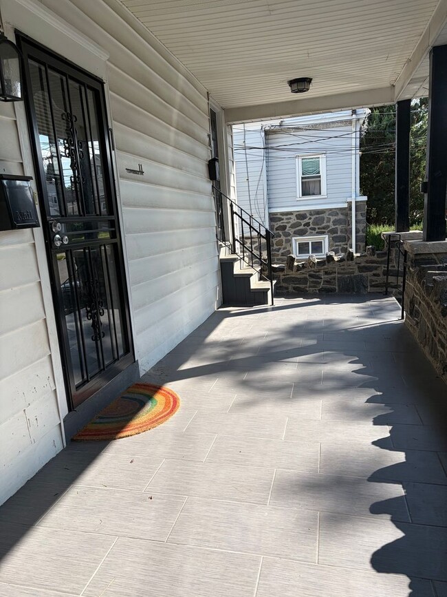 11 Cloverdale Ave Unit 2