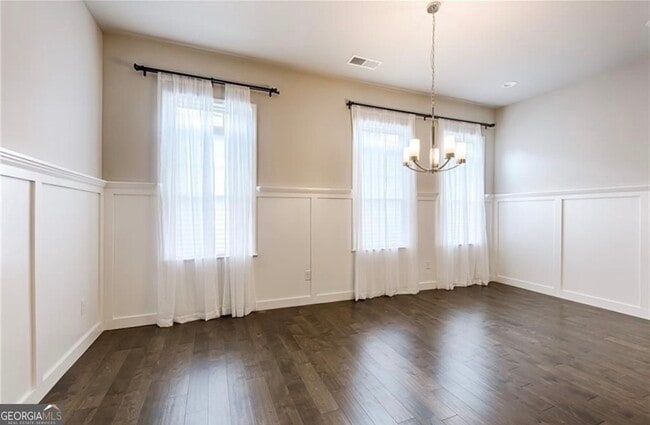 Photo - 3312 Sangster Way