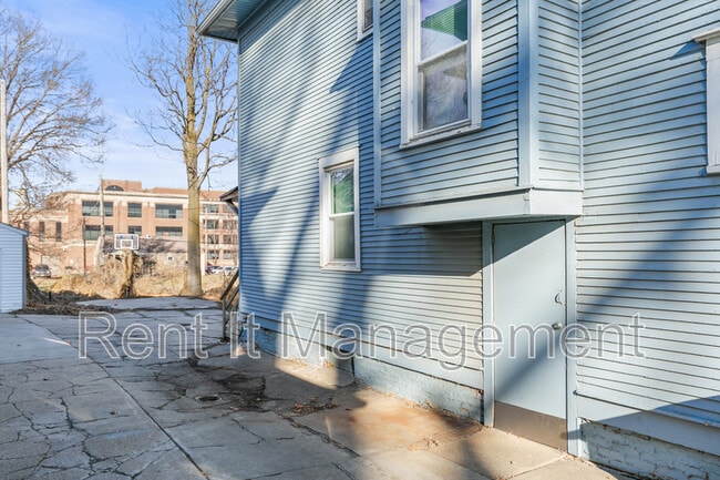 Photo - 3222 Webster St