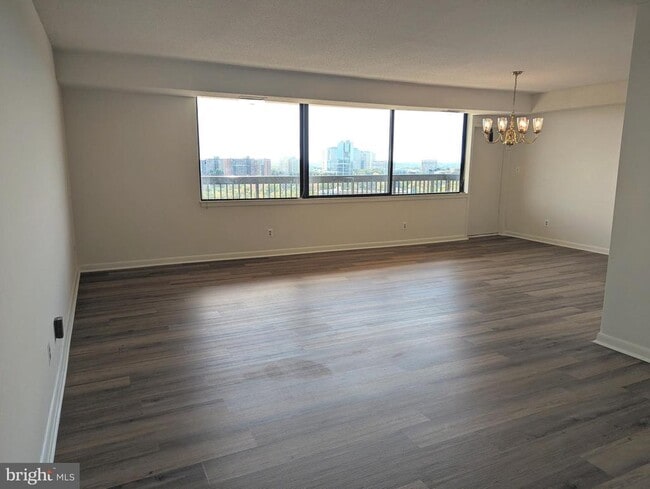 Building Photo - 3709 S George Mason Dr Unit 1610 E