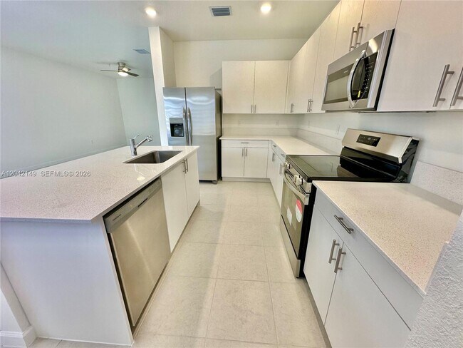 Photo - 114 SW 184th Ave