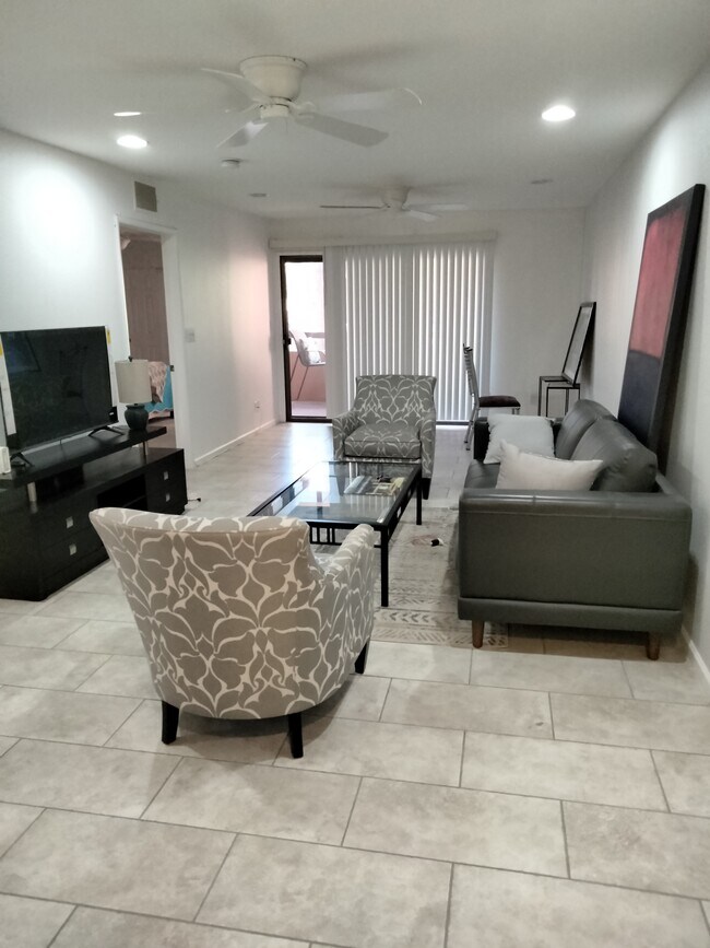 4303 E Cactus Rd