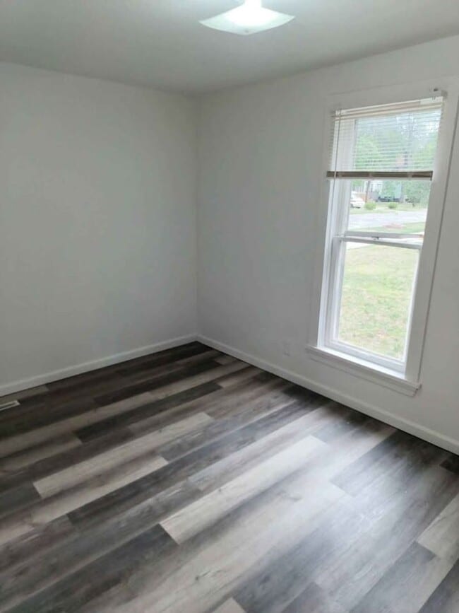 174 Strong Ave Unit 1