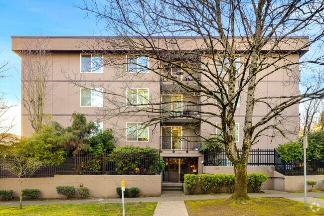 Building Photo - Central Seattle 2025 Renovated 2 Bedroom 2... Unit 407 Rental