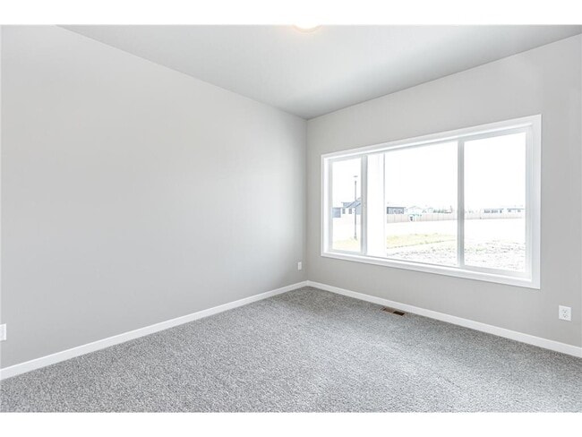 Photo - 4743 32nd St S