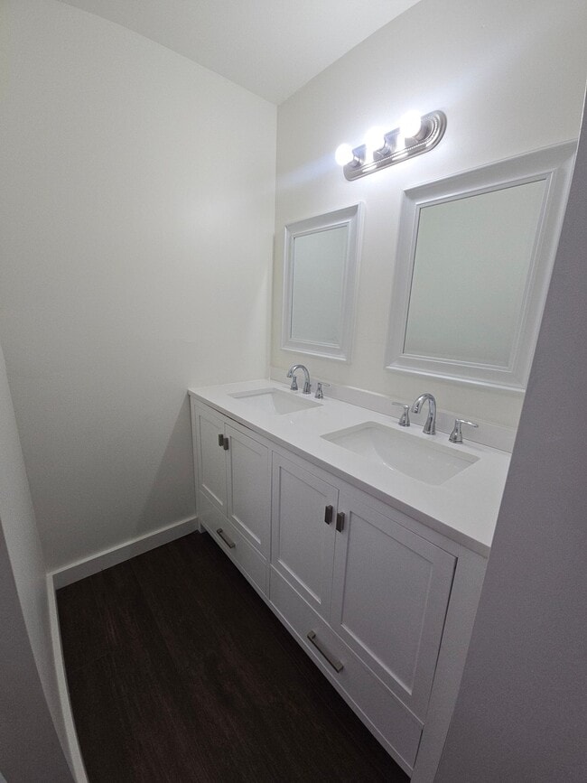 Photo - 1 bedroom with office and full bathroom Unit 13