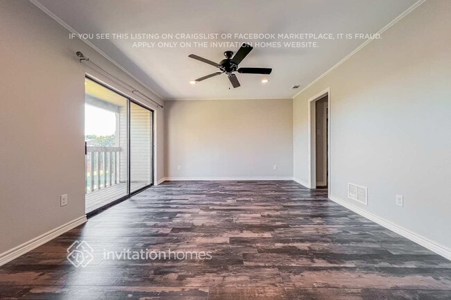 Photo - 404 Columbia Dr