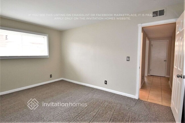 Photo - 835 E Claude St