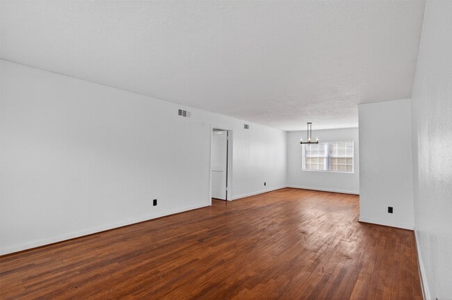 Photo - 3444 Blodgett St