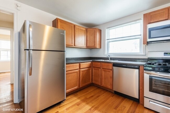 Photo - 4232 W Nelson St Unit 1