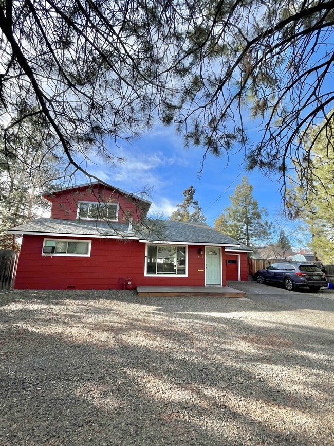 Photo - 1421 NE 8th St