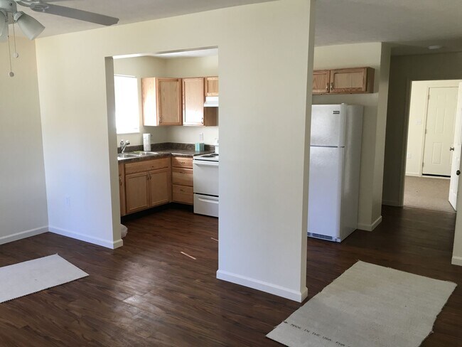 Photo - Lakeview Drive Bell 2503-2507 (Tri-plex) Unidad 2503 L