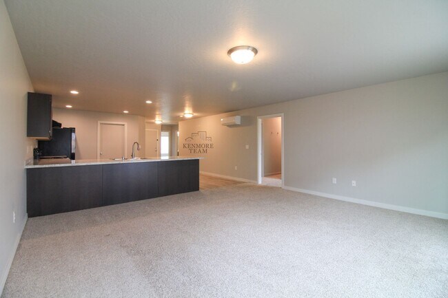 301 Cedar Ave
