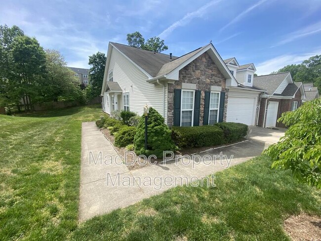 Photo - 1012 Maureen Dr