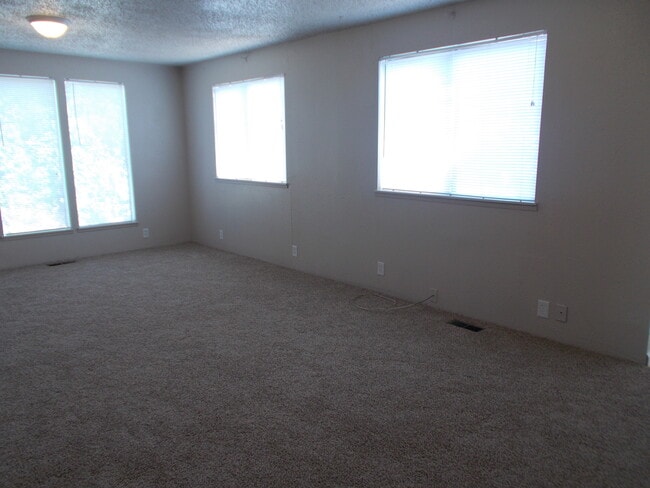 Photo - 2 Bedroom, 1 Bath house with a Huge Backyard!