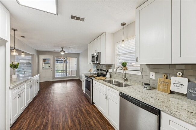 Photo - 4607 Thistlecroft Dr