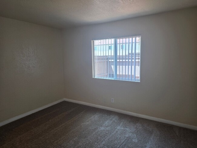 Photo - 240 W Lincoln Ave