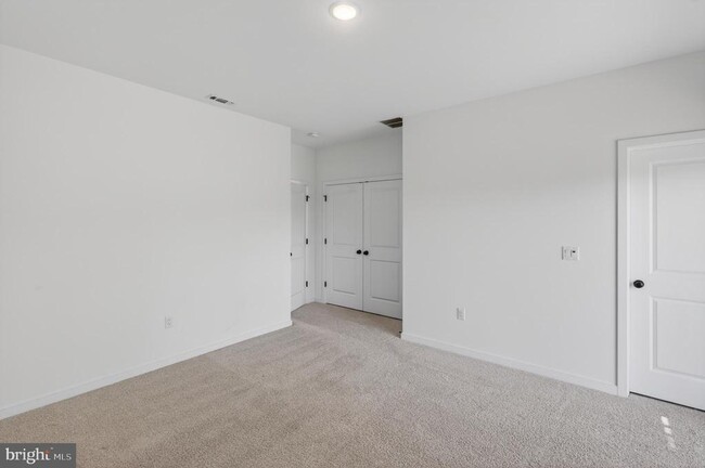 Photo - 73 Basswood St