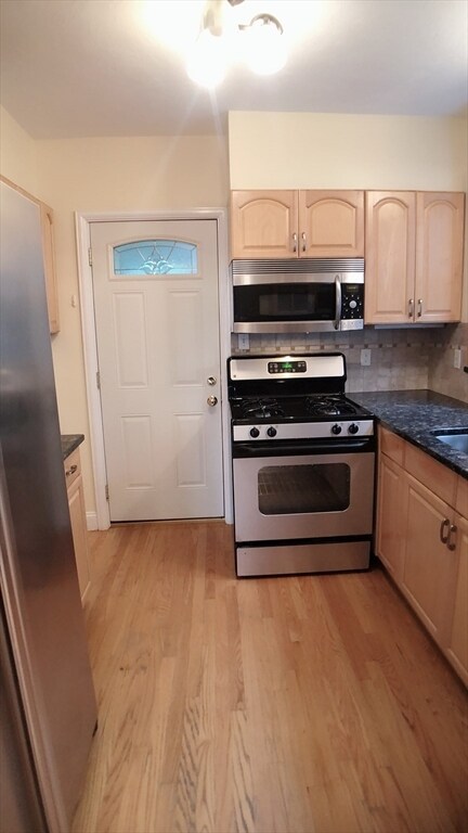 Photo - 31 Gilbert Rd Unit 2