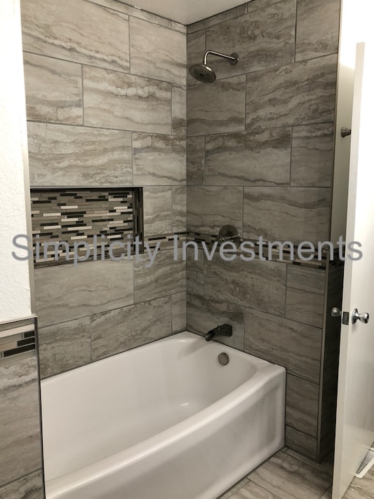 Photo - 707 25th St SE