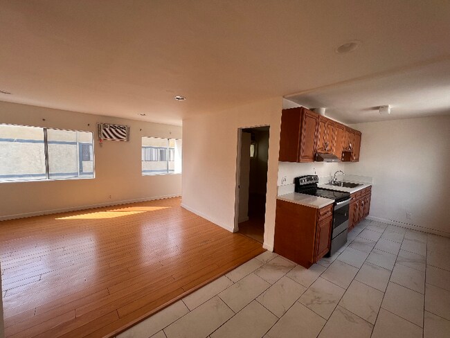 Photo - 293 N Hill Ave Apartment Unit 2