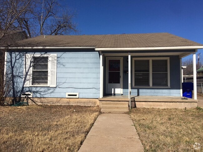 Building Photo - Cozy Central Waco Home