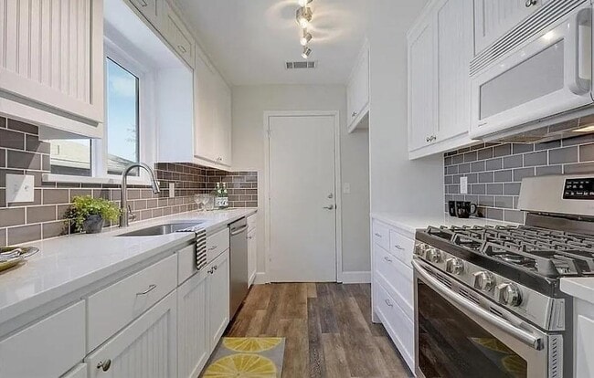 3211 Kittyhawk Cove
