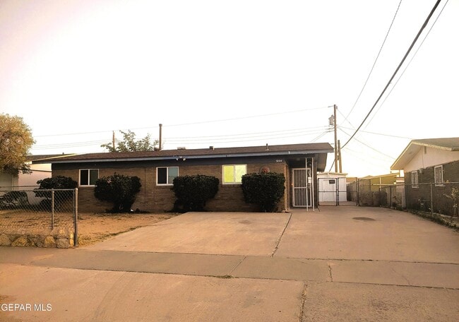 Building Photo - 5804 Pickerel Dr