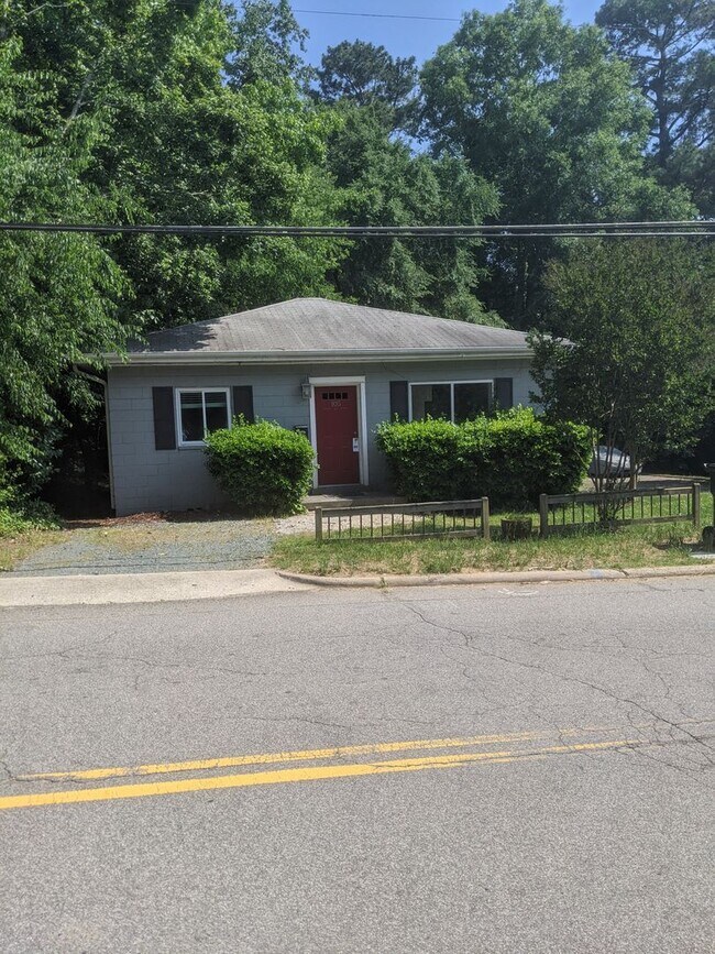 Photo - 105 W Longview St