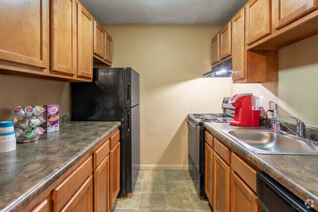 2 Br, 1 Ba - 850 SF