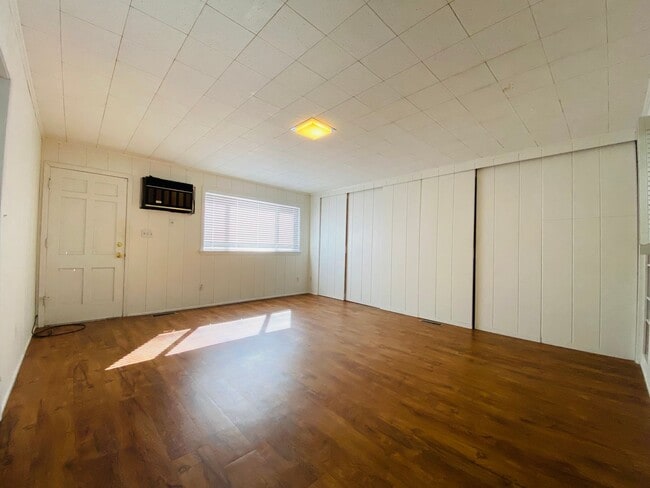 Photo - 3 bed 2 bath 1 car garage in The Village!
