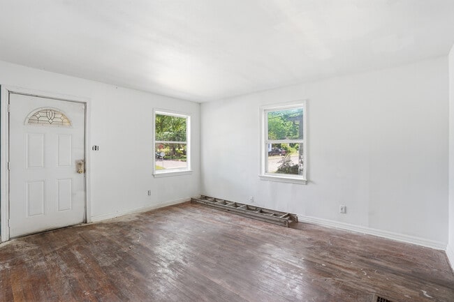 Photo - 7827 Rugby Ave