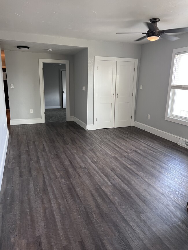 Living room - 1606 Indiana Ave House Unit 1606A