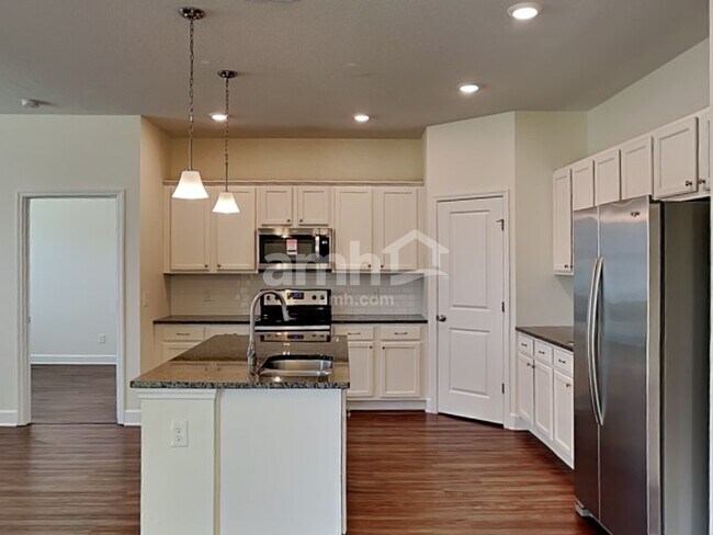 Photo - 306 Crestrun Loop