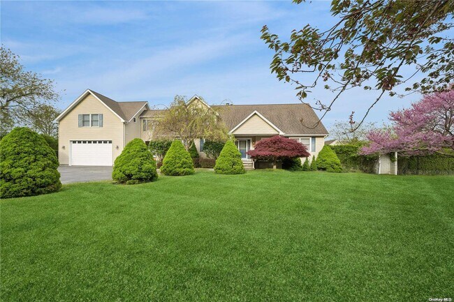 Photo - 1080 Lands End Rd