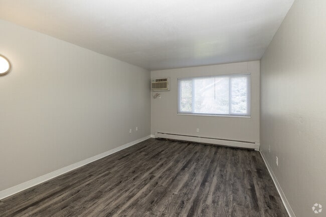 2BR, 1BA - 728SF -Living Room