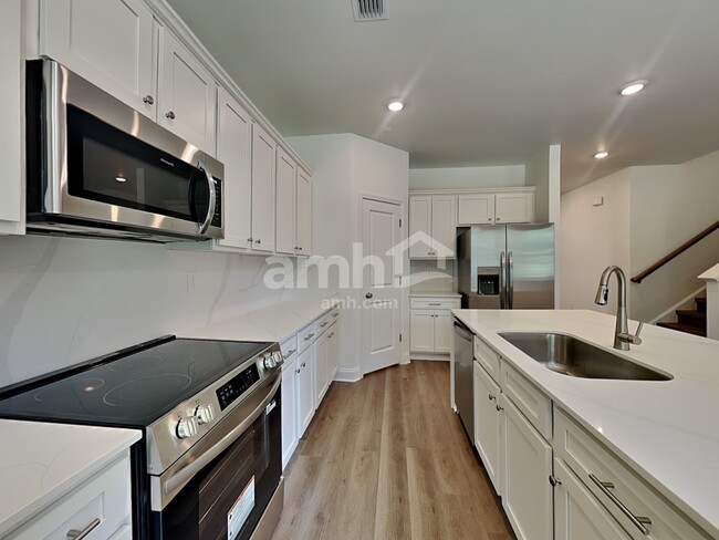 1639 Aquamarine Dr