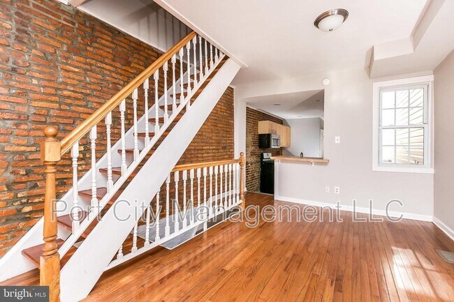 Photo - 118 E Randall St