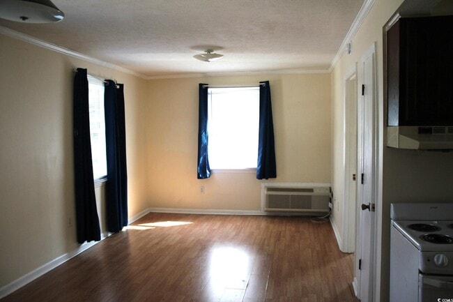 Photo - 1500 Chester St