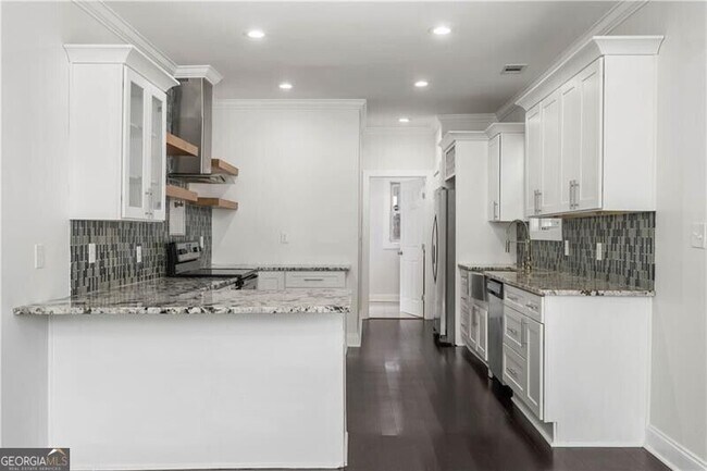 Photo - 954 Byron Dr SW